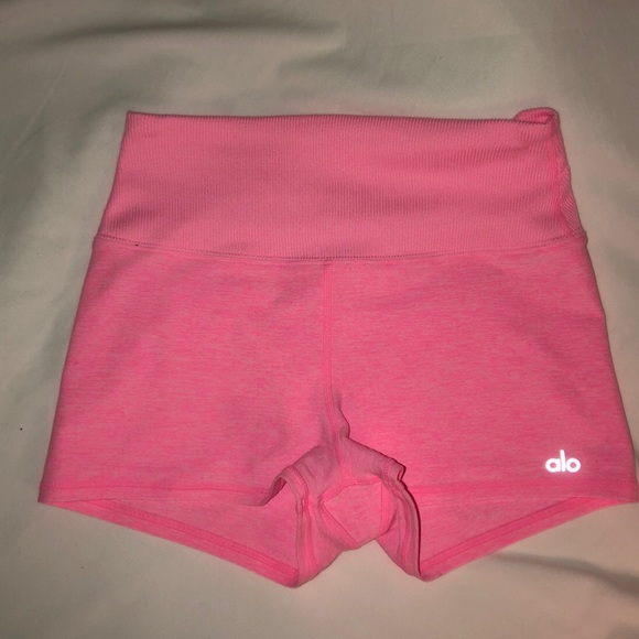 Alo Yoga Alosoft Aura Short Macaron Pink - Picture 4 of 5